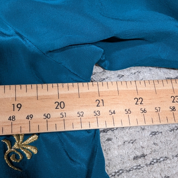 Stunning 100% silk Diane Von Furstenburg Teal Blouse - Picture 4 of 11